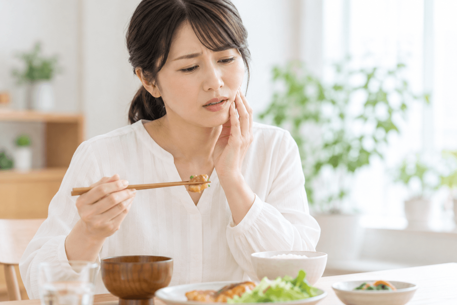 歯を失ってしっかり噛めないについてのイメージ